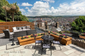 Stunning home in Llandudno with views Bryn Arthur